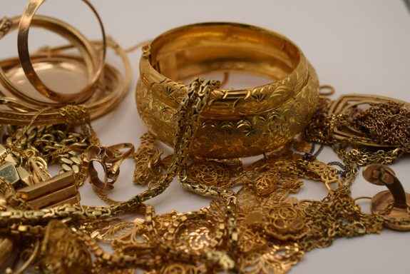 Bruchgold / Teile aus Gold
